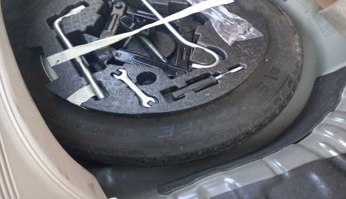 2024 Mahindra XUV 3XO AX5 1.5 Turbo Diesel, Diesel, Manual, 29,954 km, tyre