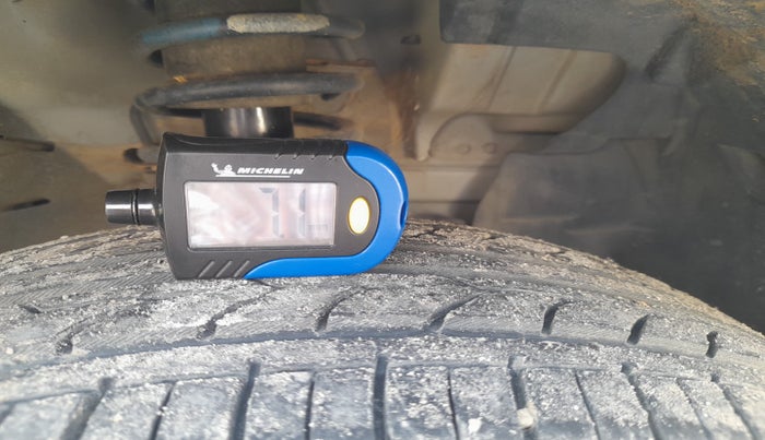 2013 Renault Scala RXL DIESEL, Diesel, Manual, 1,31,829 km, tyre