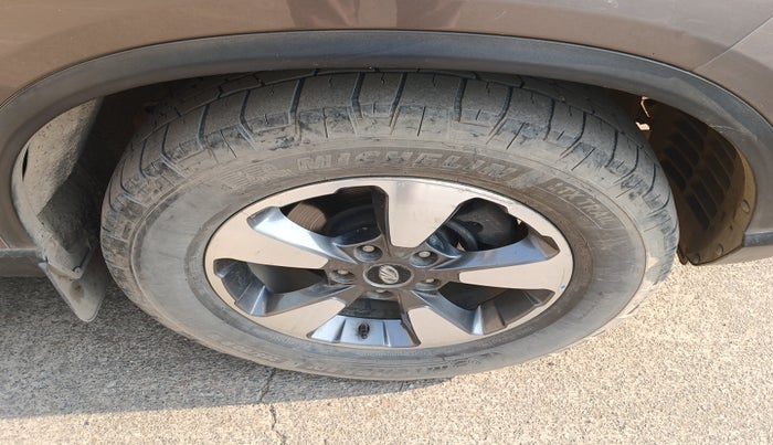 2019 Mahindra ALTURAS G4 4WD AT, Diesel, Automatic, 1,87,334 km, tyre