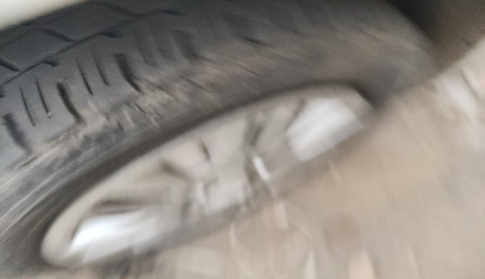 2011 Hyundai Santro Xing GL, Petrol, Manual, 1,93,324 km, tyre