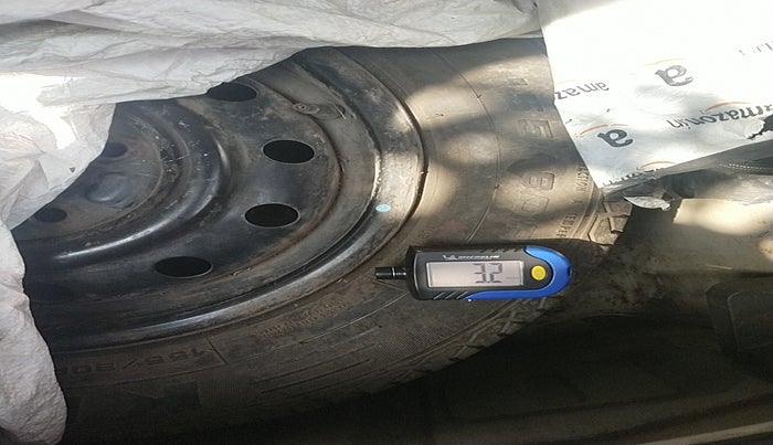 2011 Maruti A Star VXI, Petrol, Manual, 1,10,927 km, tyre