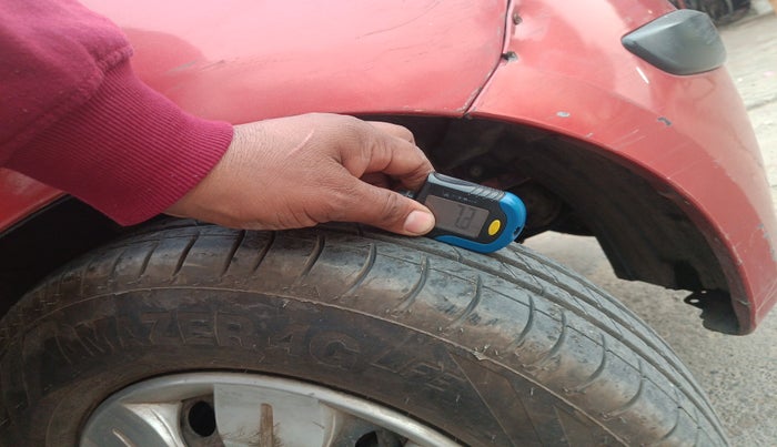 2010 Hyundai i10 MAGNA 1.2, Petrol, Manual, 2,06,637 km, tyre