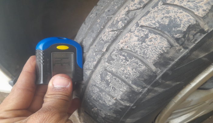 2011 Hyundai i10 MAGNA 1.2, Petrol, Manual, 1,24,902 km, tyre