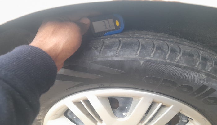 2011 Hyundai i10 MAGNA 1.2, Petrol, Manual, 1,24,902 km, tyre