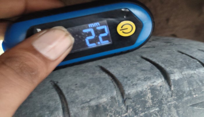 2011 Hyundai i10 MAGNA 1.2, Petrol, Manual, 1,11,516 km, tyre