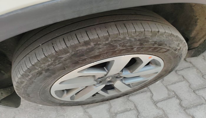 2021 Tata Safari XZ PLUS, Diesel, Manual, 1,57,241 km, tyre