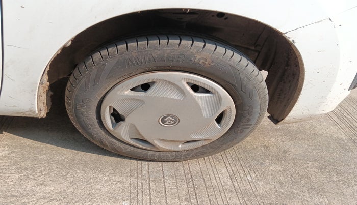 2014 Maruti Wagon R 1.0 LXI, Petrol, Manual, 77,000 km, tyre