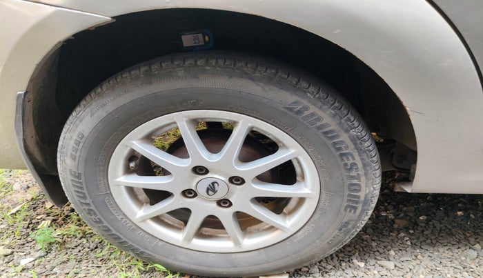 2012 Mahindra Verito 1.5 D6 EXECUTIVE BS-III, Diesel, Manual, 1,62,450 km, tyre