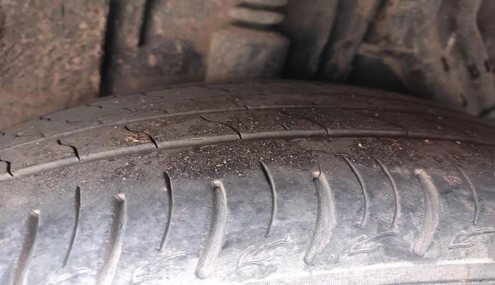 2021 Renault Kiger RXT MT, Petrol, Manual, 1,34,504 km, tyre