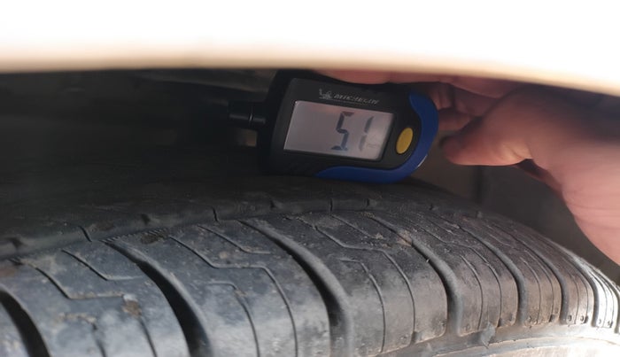 2014 Hyundai Grand i10 SPORTZ 1.2 KAPPA VTVT, Petrol, Manual, 1,17,527 km, tyre