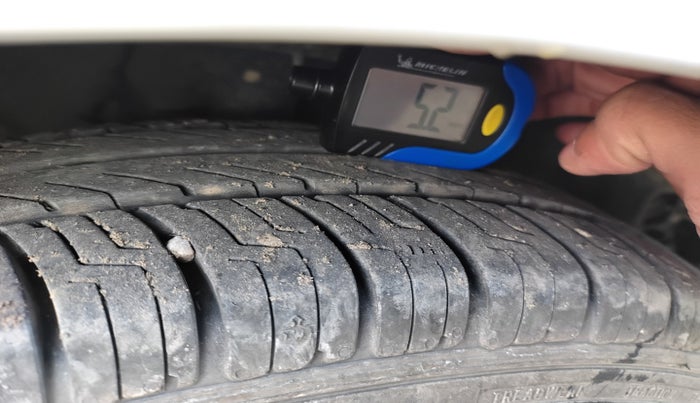 2014 Hyundai Grand i10 SPORTZ 1.2 KAPPA VTVT, Petrol, Manual, 1,17,527 km, tyre