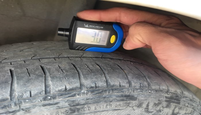 2014 Hyundai Grand i10 SPORTZ 1.2 KAPPA VTVT, Petrol, Manual, 1,17,527 km, tyre