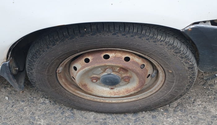 2012 Maruti Alto LXI, Petrol, Manual, 76,992 km, tyre