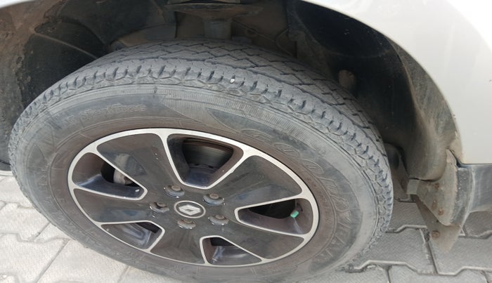 2017 Renault Duster 85 PS RXZ DIESEL, Diesel, Manual, 99,573 km, tyre