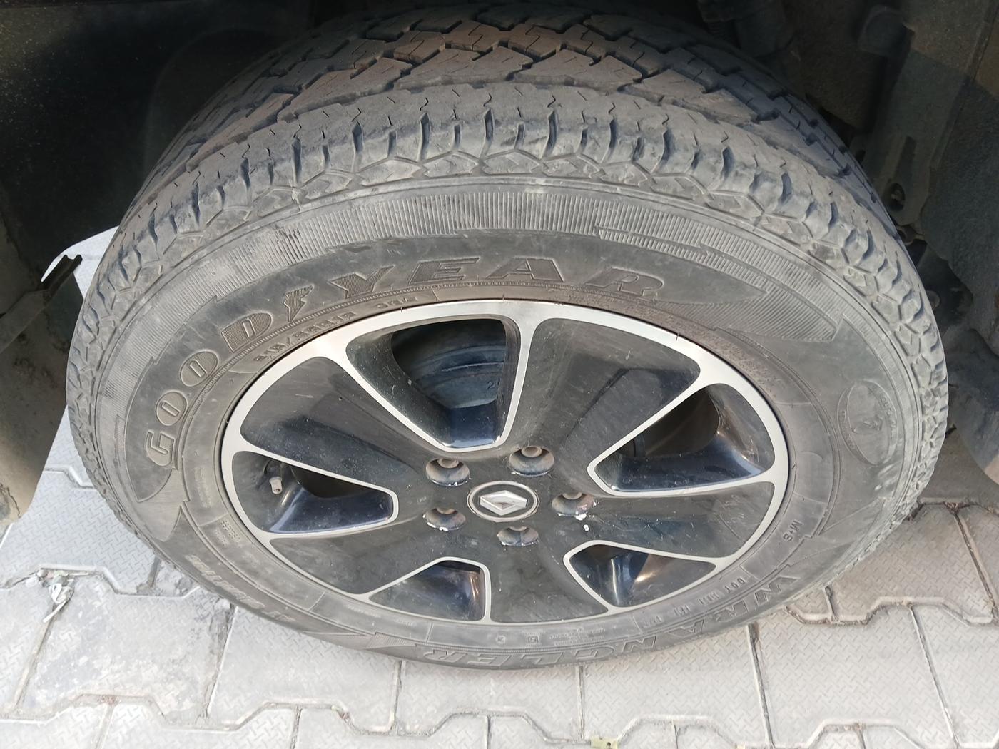 2017 Renault Duster 85 PS RXZ DIESEL, Diesel, Manual, 99,573 km, tyre
