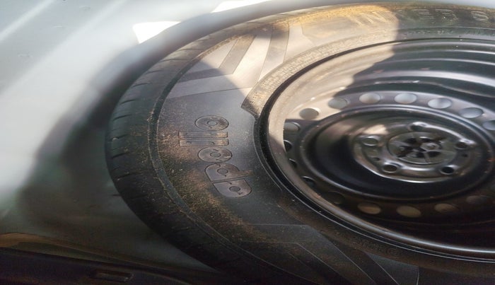 2021 Hyundai VENUE SX 1.0 TURBO, Petrol, Manual, 46,568 km, tyre