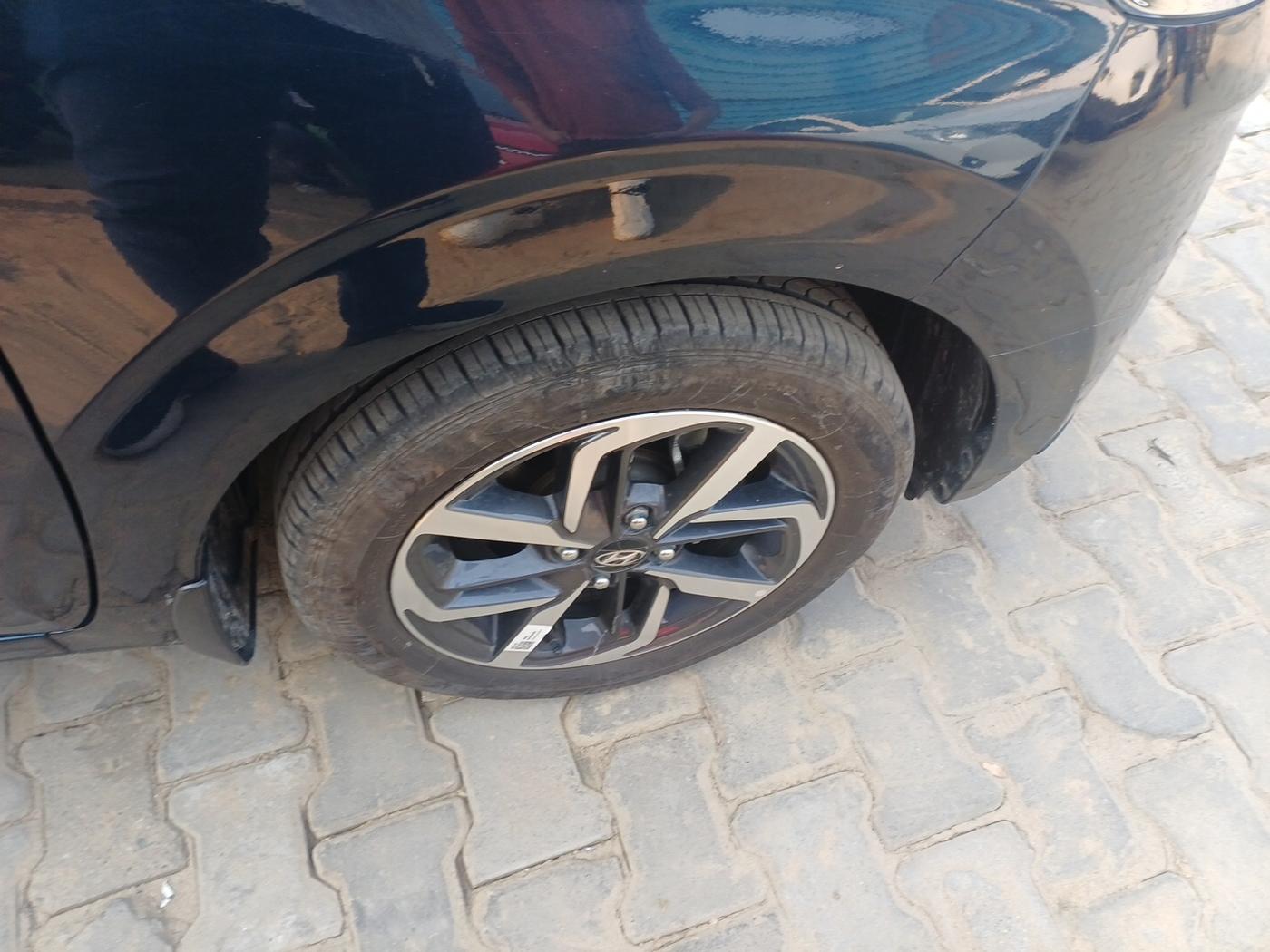 2022 Hyundai GRAND I10 NIOS ASTA 1.2 KAPPA VTVT CNG, Petrol, Manual, 8,210 km, tyre