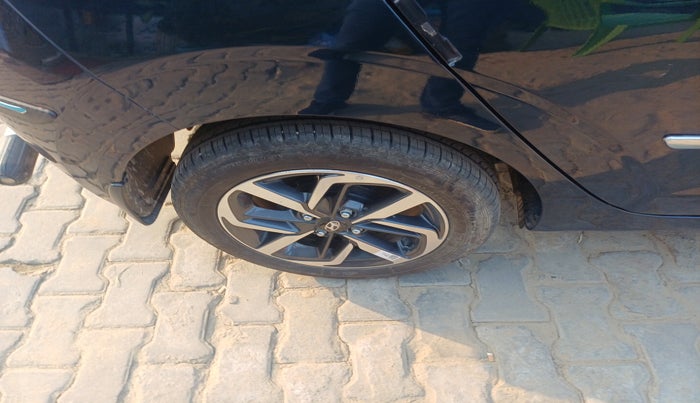 2022 Hyundai GRAND I10 NIOS ASTA 1.2 KAPPA VTVT CNG, Petrol, Manual, 8,210 km, tyre