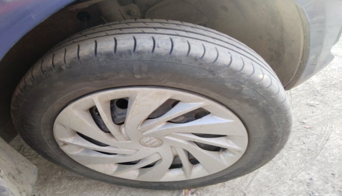 2022 Maruti Ertiga VXI CNG, Petrol, Manual, 1,08,883 km, tyre