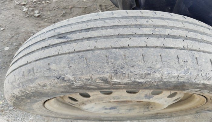 2022 Maruti Ertiga VXI CNG, Petrol, Manual, 1,08,883 km, tyre