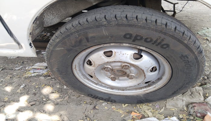 2011 Maruti Eeco 5 STR WITH A/C+HTR, Petrol, Manual, 1,17,521 km, tyre