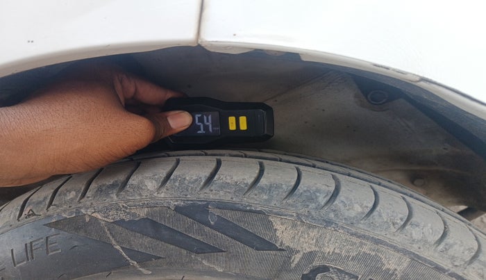 2016 Maruti Alto 800 LXI, Petrol, Manual, 1,32,682 km, tyre