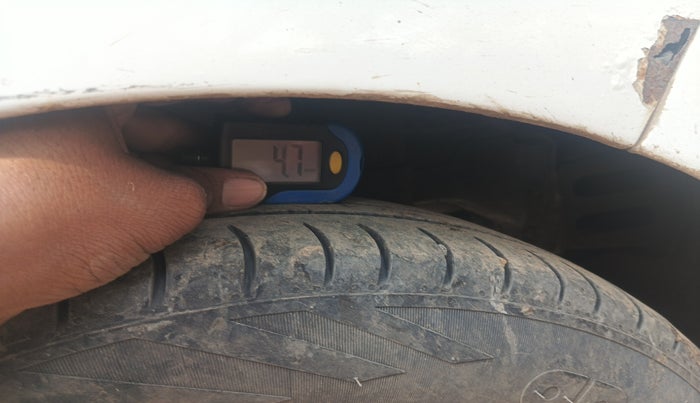 2013 Hyundai Eon MAGNA +, Petrol, Manual, 92,634 km, tyre