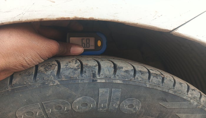 2013 Hyundai Eon MAGNA +, Petrol, Manual, 92,634 km, tyre