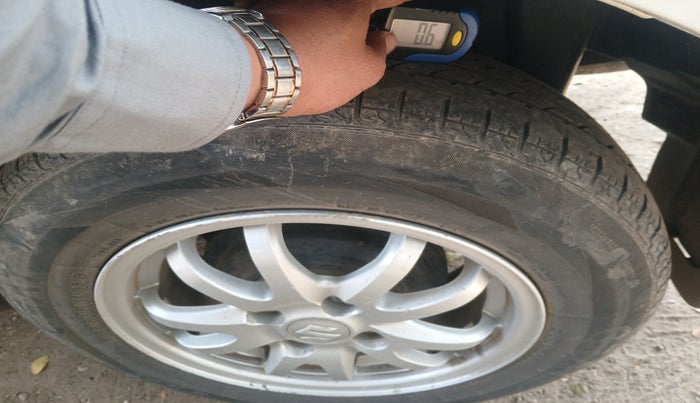 2016 Maruti Swift Dzire VDI, Diesel, Manual, 1,49,660 km, tyre