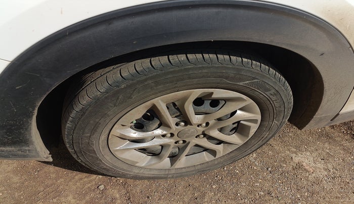 2024 KIA CARENS Premium (O) 1.5 Diesel MT 7 STR, Diesel, Manual, 60,092 km, tyre