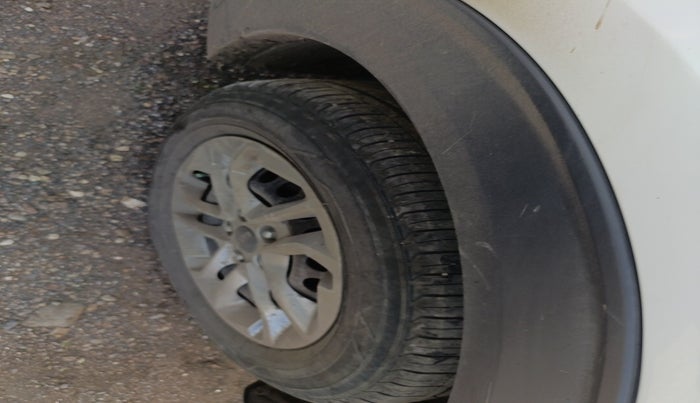 2024 KIA CARENS Premium (O) 1.5 Diesel MT 7 STR, Diesel, Manual, 60,092 km, tyre