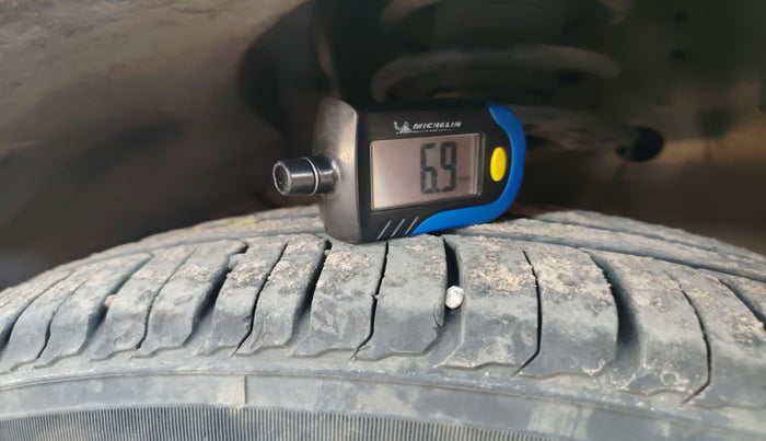 2019 Maruti Ertiga ZXI AT SHVS, Petrol, Automatic, 65,191 km, tyre