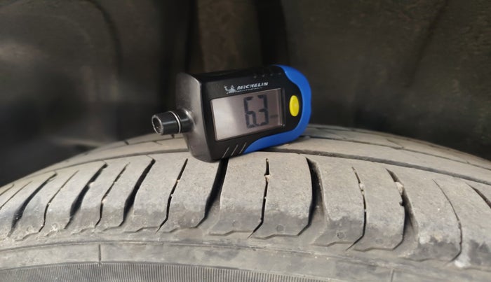 2019 Maruti Ertiga ZXI AT SHVS, Petrol, Automatic, 65,191 km, tyre