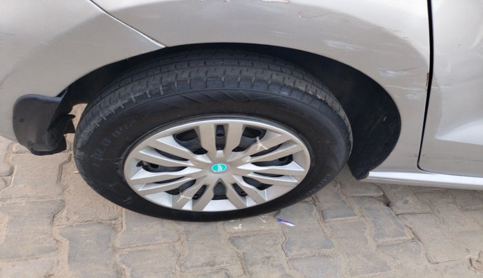 2011 Volkswagen Polo COMFORTLINE 1.2L PETROL, Petrol, Manual, 78,762 km, tyre