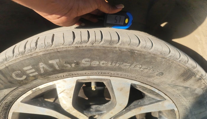 2014 Nissan Terrano XL (D), Diesel, Manual, 85,430 km, tyre