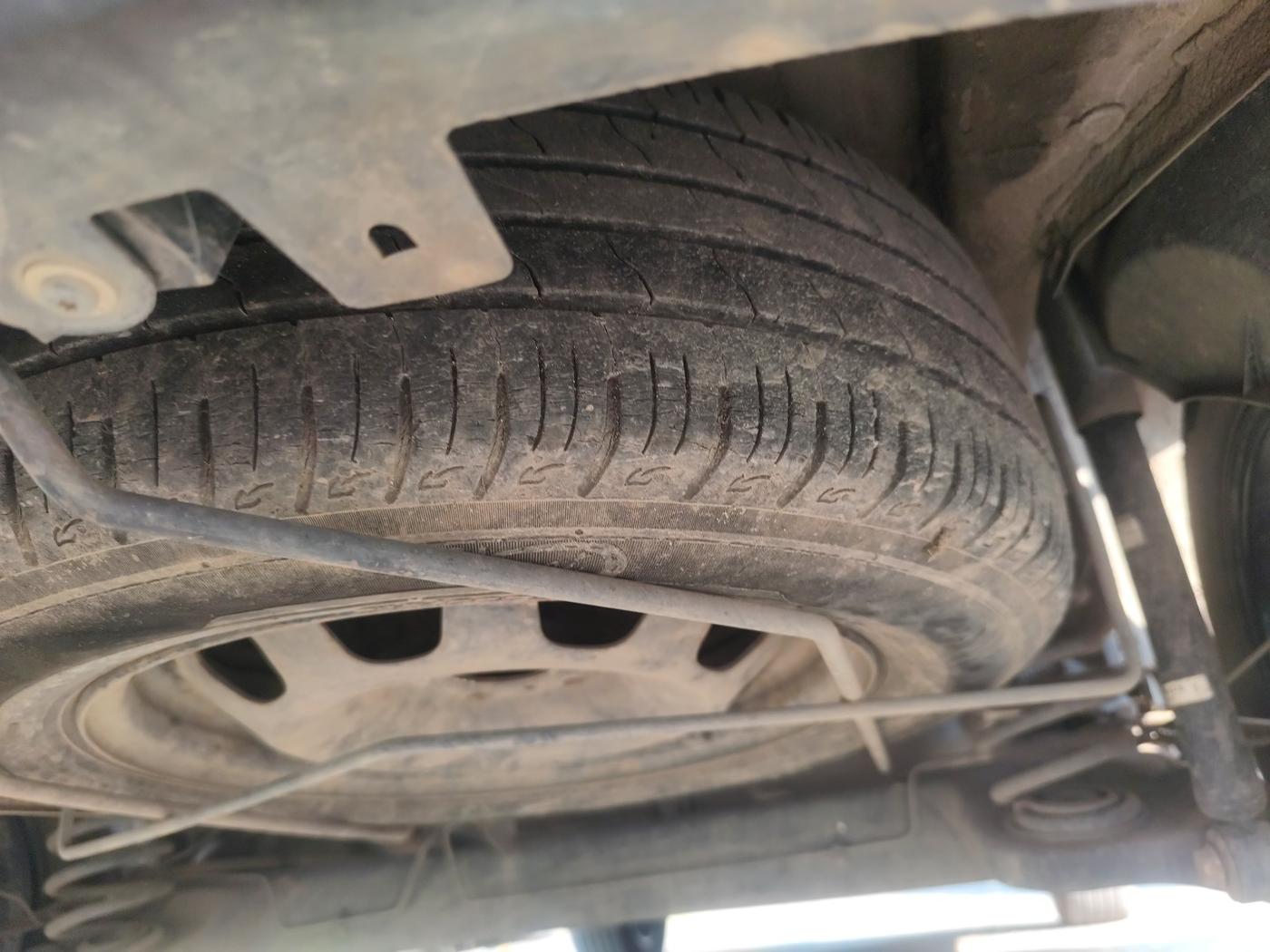 2014 Nissan Terrano XL (D), Diesel, Manual, 85,430 km, tyre