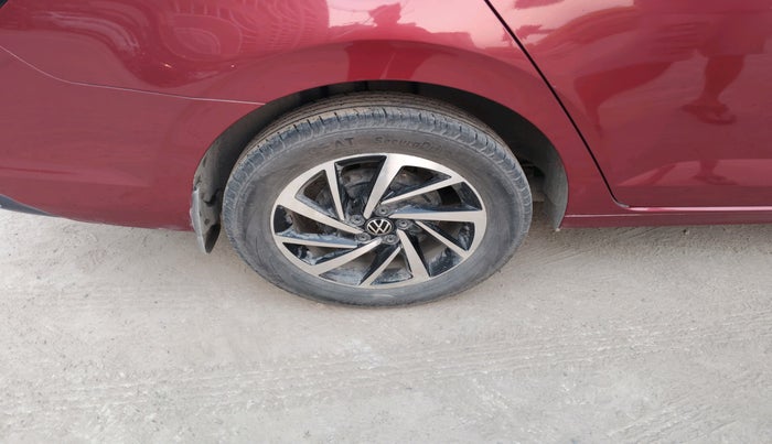 2024 Volkswagen VIRTUS TOPLINE TSI 1.0 AT, Petrol, Automatic, 14,916 km, tyre