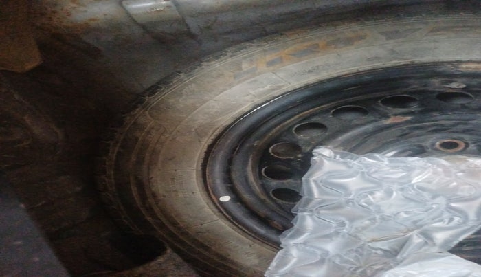 2012 Honda Brio S(O) MT, Petrol, Manual, 1,26,508 km, tyre