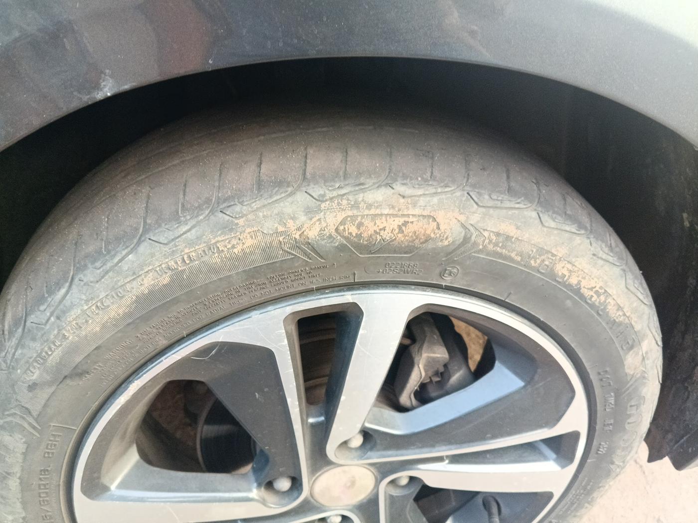 2022 Tata ALTROZ XZ PLUS PETROL, Petrol, Manual, 44,658 km, tyre