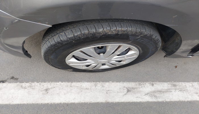 2017 Datsun Go Plus T, Petrol, Manual, 72,478 km, tyre