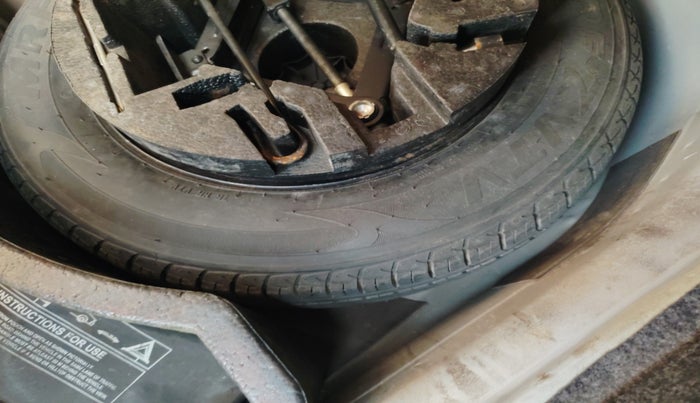 2019 Volkswagen Vento HIGHLINE 1.5 AT, Diesel, Automatic, 1,14,558 km, tyre