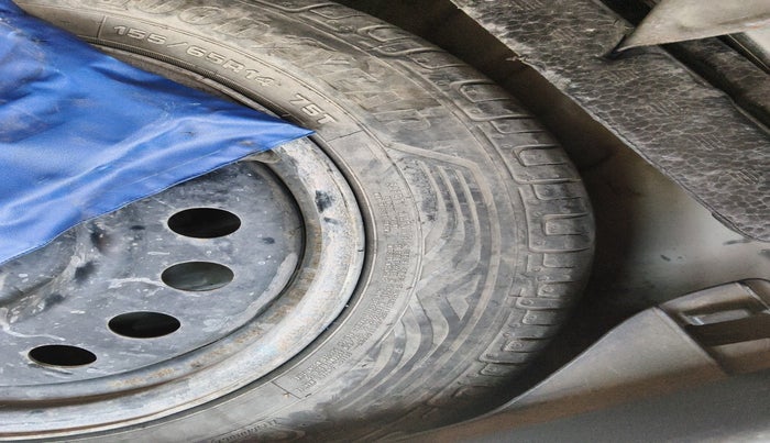 2017 Maruti Wagon R 1.0 VXI, Petrol, Manual, 96,855 km, tyre