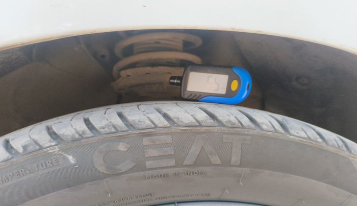 2018 Hyundai Grand i10 ASTA U2 1.2 CRDI, Diesel, Manual, 1,13,628 km, tyre