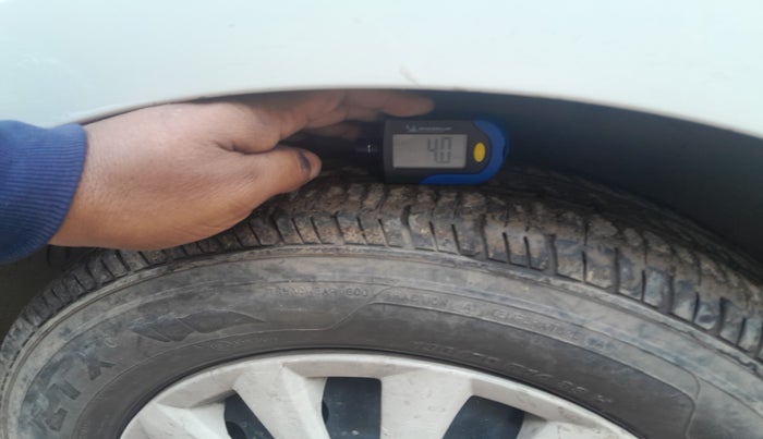 2017 Maruti Dzire LXI, Petrol, Manual, 1,62,549 km, tyre