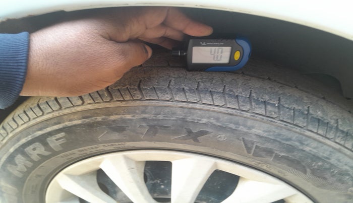 2017 Maruti Dzire LXI, Petrol, Manual, 1,62,549 km, tyre