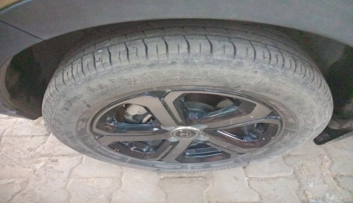 2022 Tata NEXON XZ PLUS (PREMIUM) KAZIRANGA PETROL, Petrol, Manual, 31,865 km, tyre