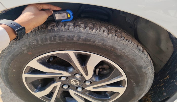 2021 Toyota Innova Crysta 2.4 G 8 STR, Diesel, Manual, 84,104 km, tyre