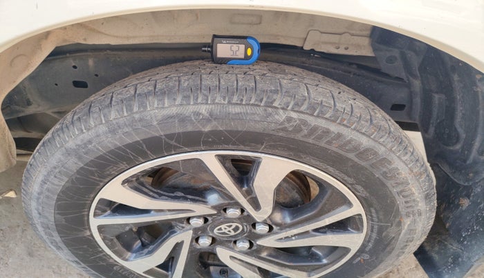 2021 Toyota Innova Crysta 2.4 G 8 STR, Diesel, Manual, 84,104 km, tyre