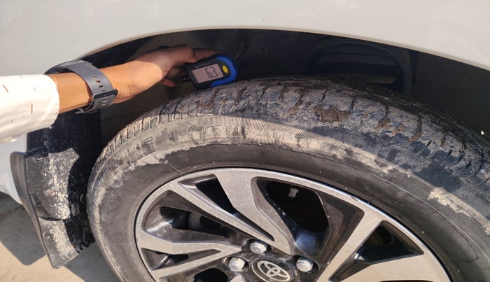 2021 Toyota Innova Crysta 2.4 G 8 STR, Diesel, Manual, 84,104 km, tyre