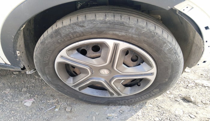 2018 Tata NEXON XT DIESEL, Diesel, Manual, 1,02,628 km, tyre